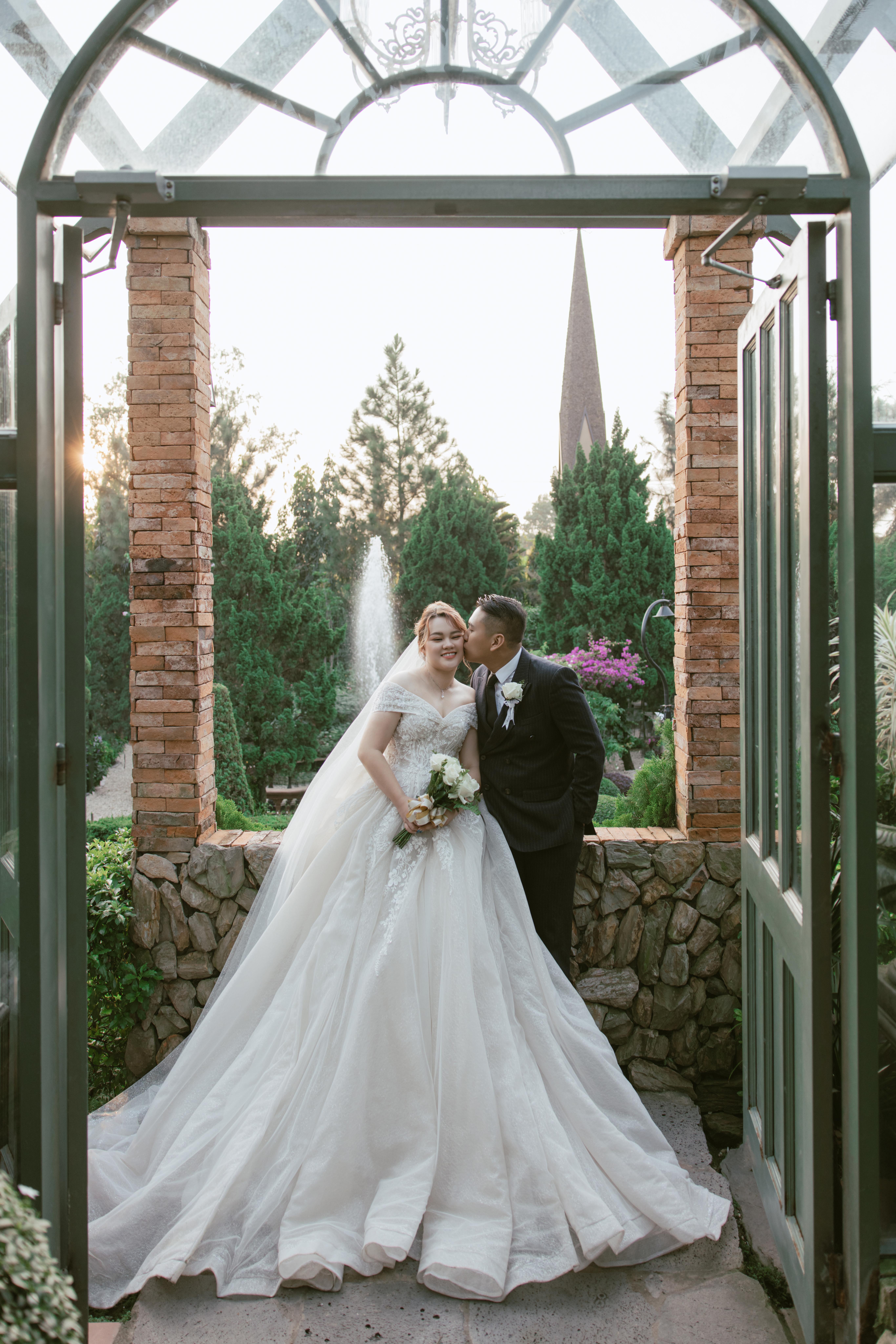 The Wedding Website of Michelle Hayes and justin nguyen