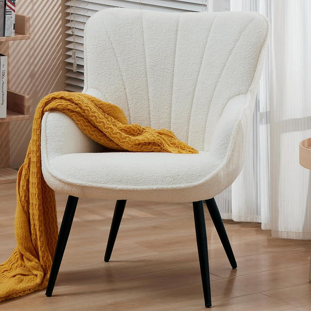 PrimeZone Teddy Fleece Accent Chair - Furry Sherpa Living Room Chair Mid Century Modern Sofa Chairs, Comfy Fuzzy Wingback Armchair for Bedroom, Office, Dining Room, Office, White