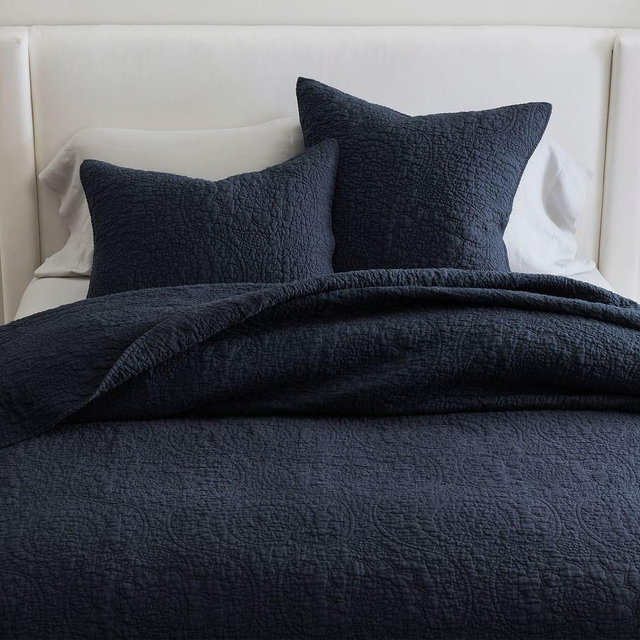 Midnight Belgian Flax Linen Floral Stitch Quilt, Full/Queen