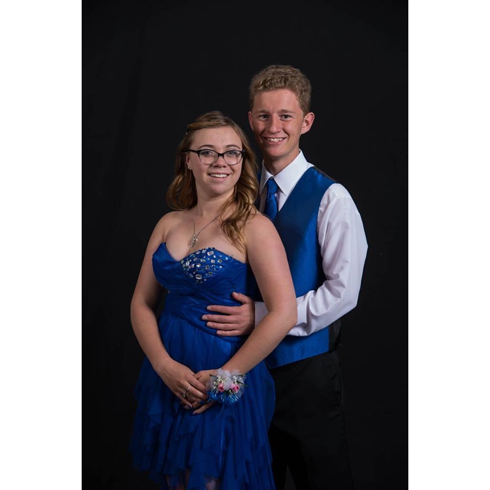 Prom night! This picture always makes us smile AND laugh. Such a fun night. Such little dork babies.