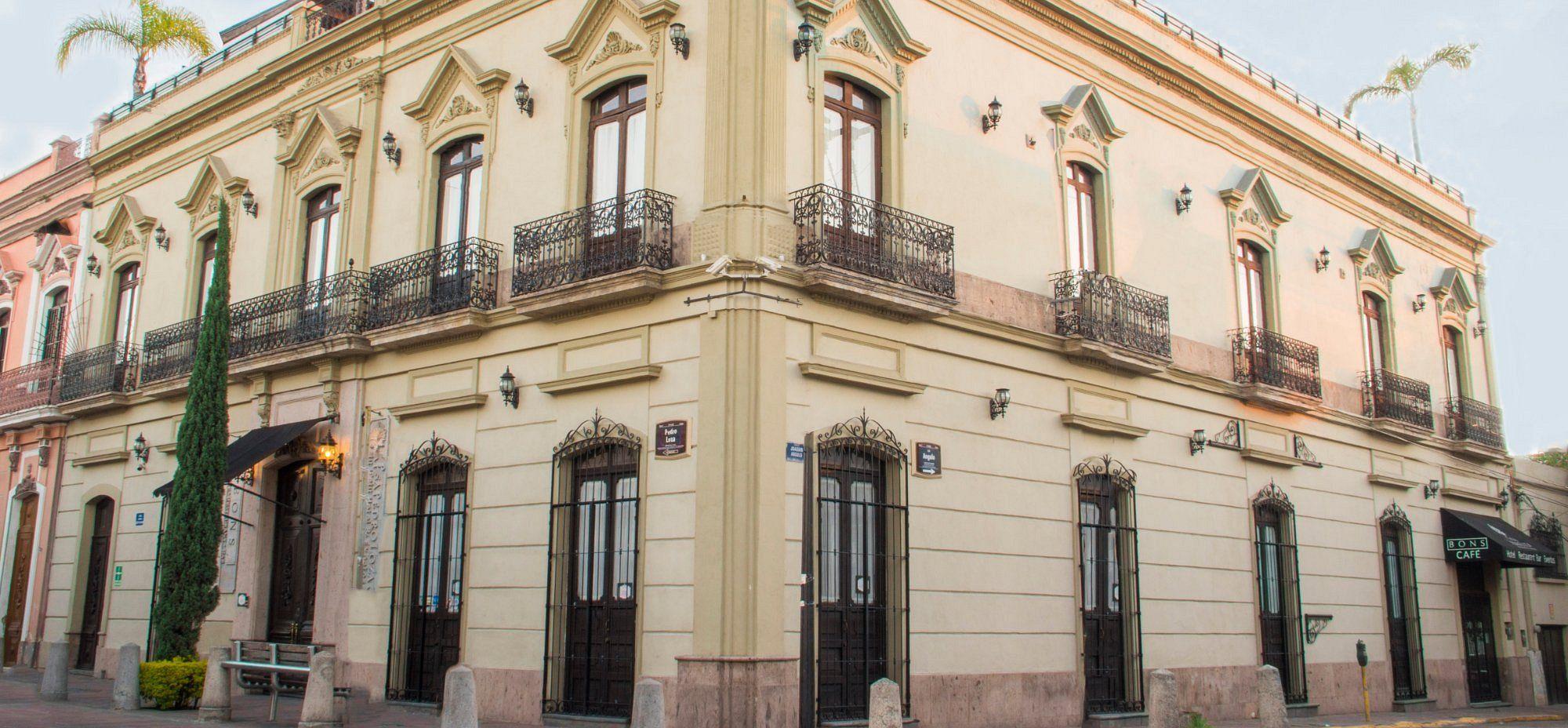 The Wedding Website of Victoria Torres and Daniel Briones