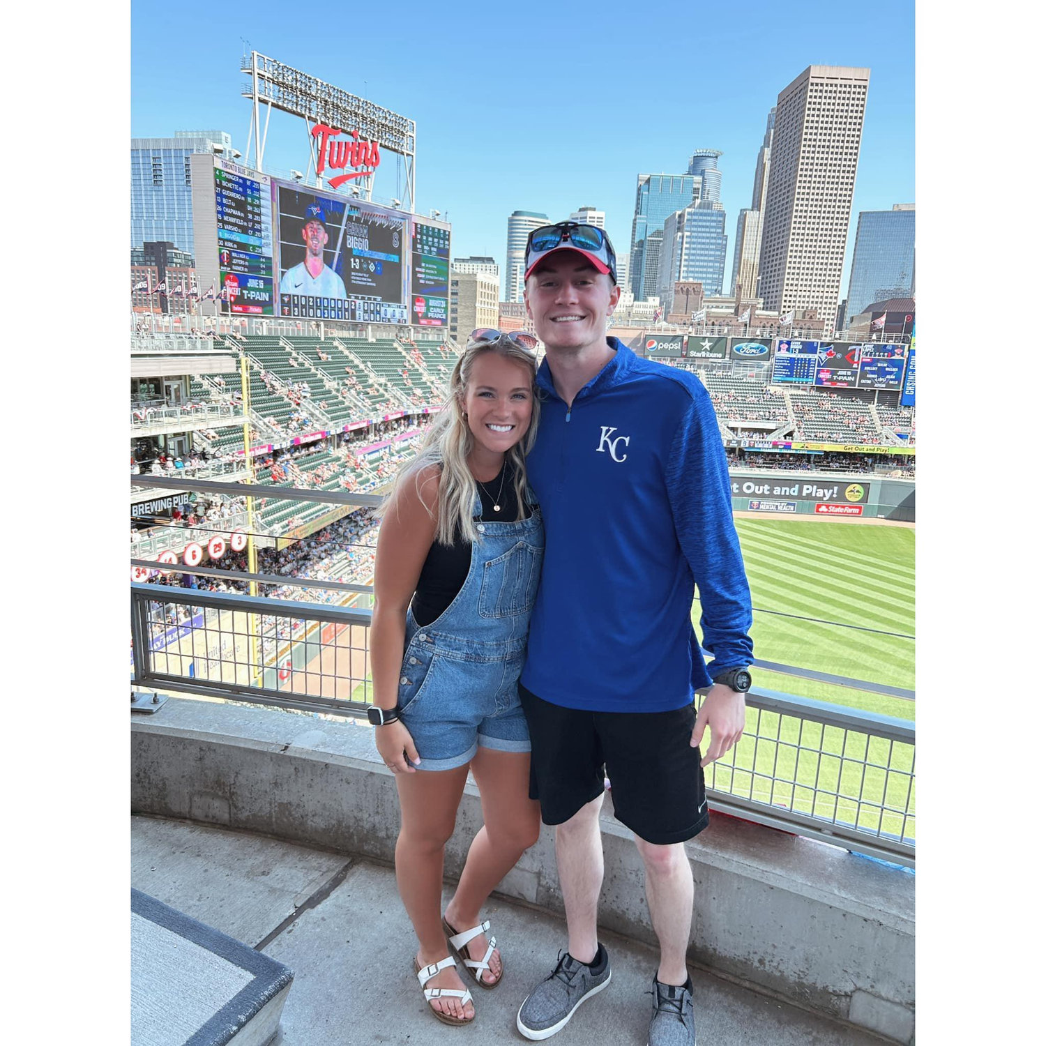 Taylor showing Gunnar what her hometown state is all about by taking him to the Twin's Stadium!