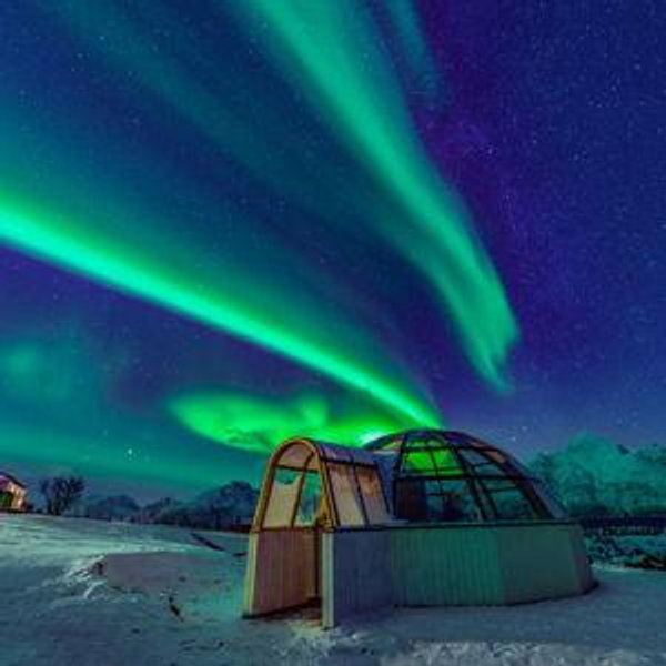 Honeymoon: A Night Under the Northern Lights
