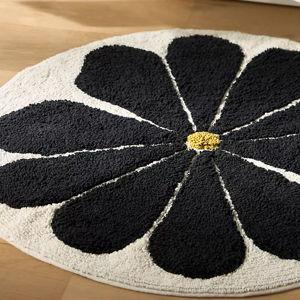 McKenzie Parrott Floral Threads Hand-Tufted Round Cotton Bath Mat