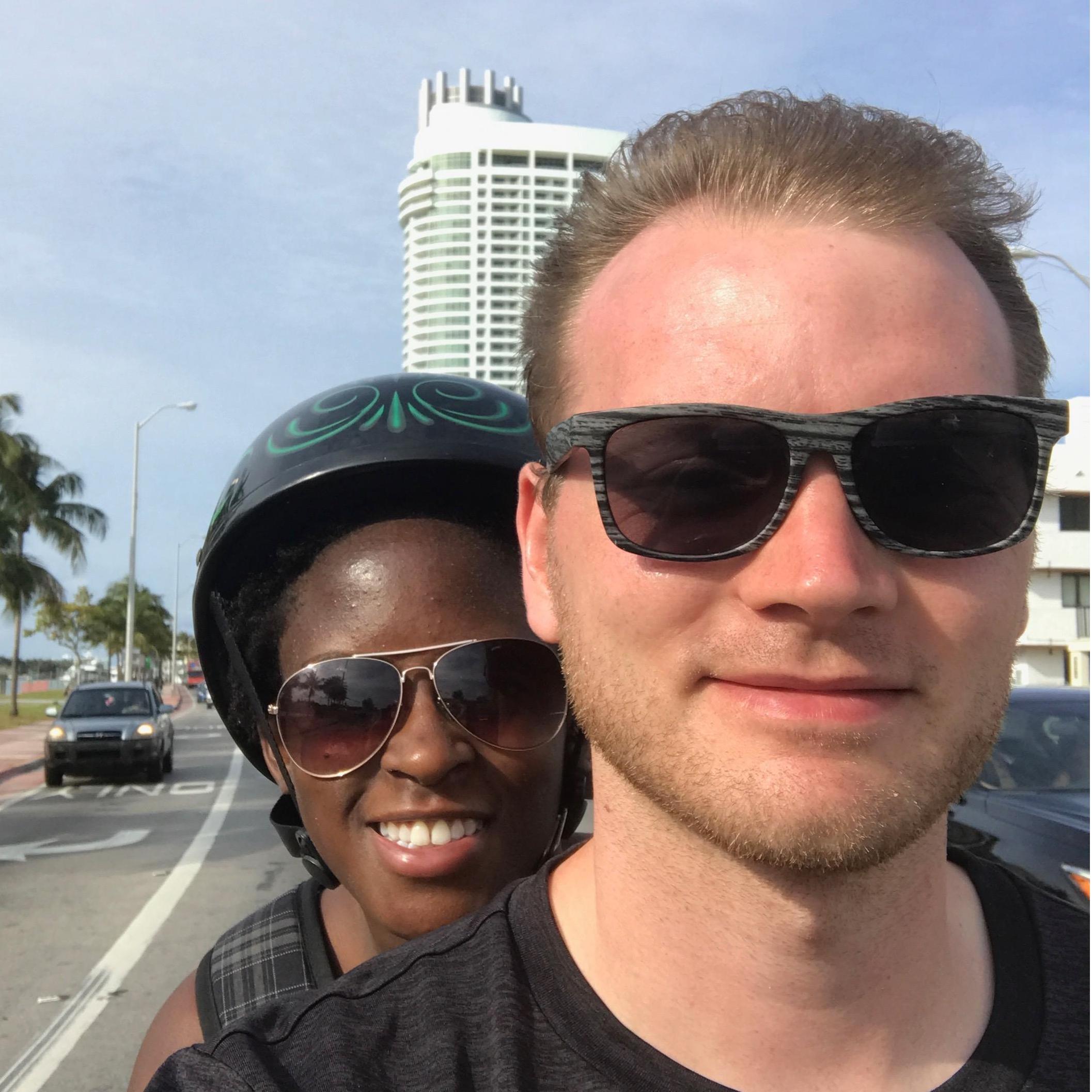 Zooming around Miami on a moped🏍