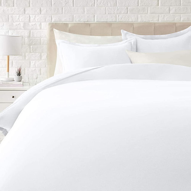 Amazon Basics Light-Weight Microfiber Duvet Cover Set with Zipper Closure - Full/Queen, Pristine Snow
