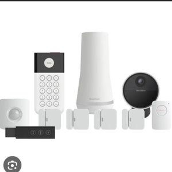 SimpliSafe Home Security System: 10 pieces
