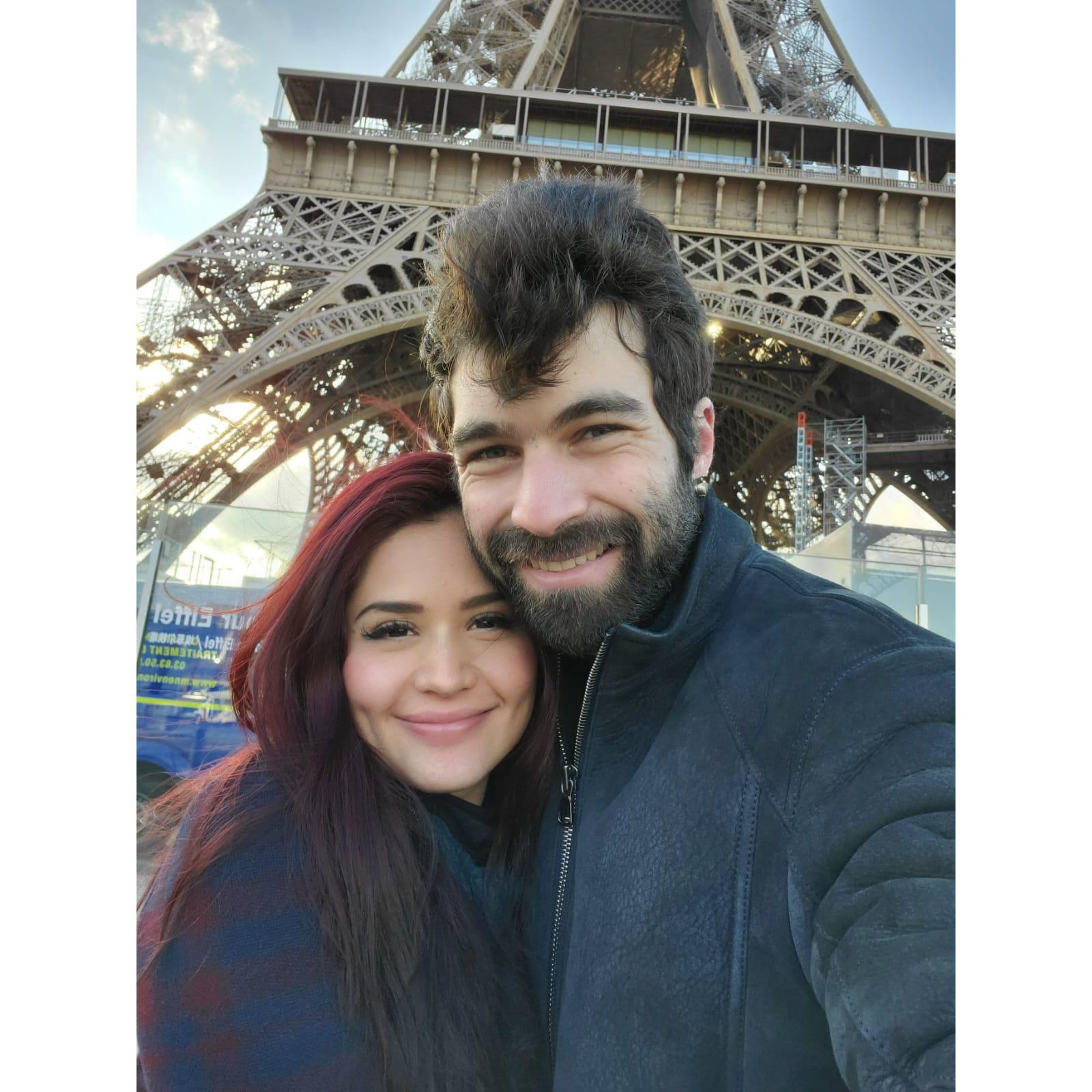 Esta vez fue la primera ves que nos dijimos "Te amo" y fue enfrente de la Torre Eiffel