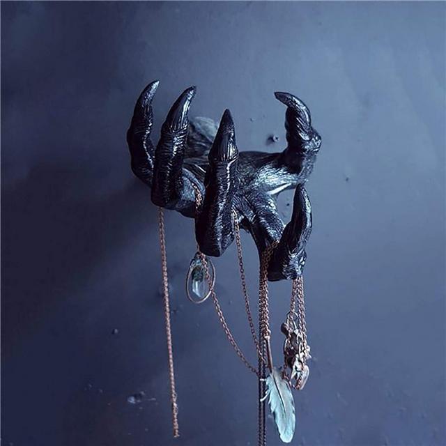 Witch's Demon Hand Wall Hanging Statues,Gothic Decor Wall Art Decorations,Witch Decor Aesthetic Art Sculpture,Resin Retro Witch Hand for Living Room, Room or Outdoor (Black)