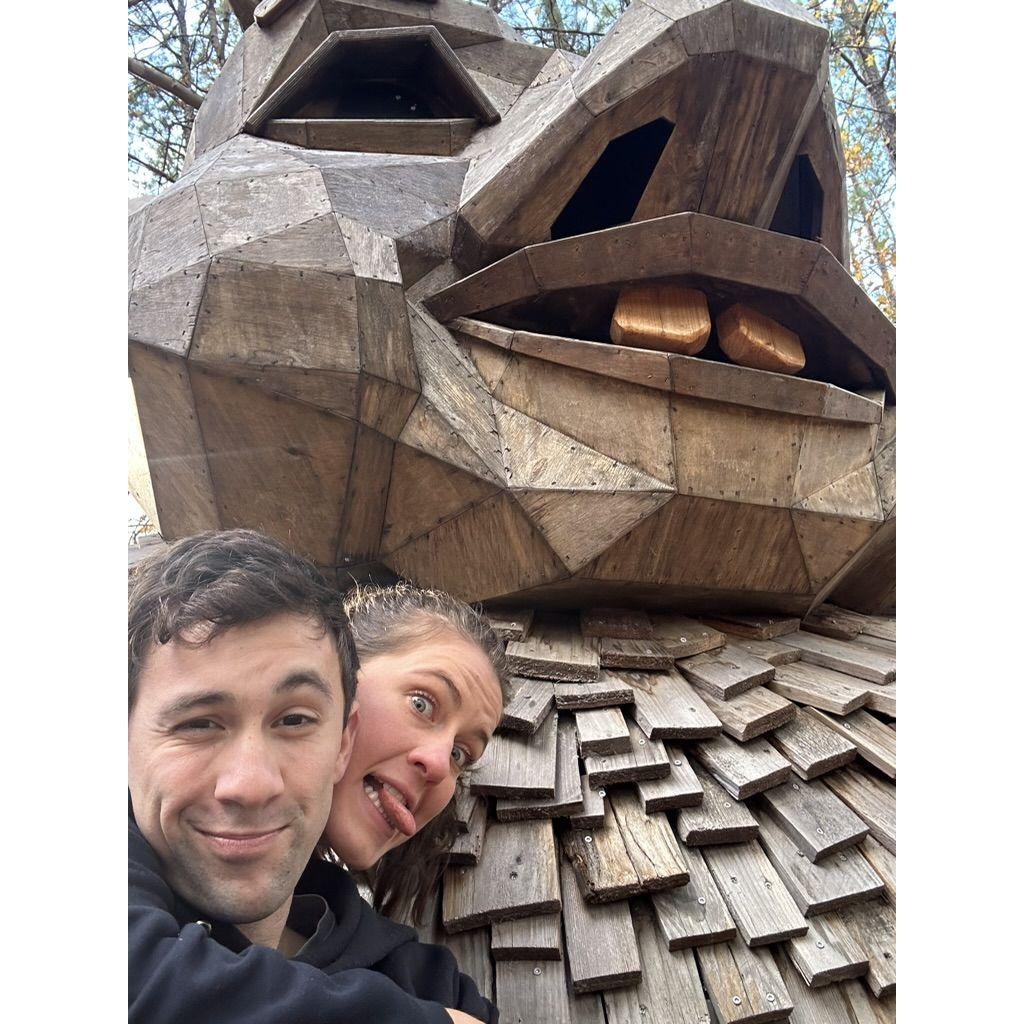 ANOTHER TROLL!!!!!!! And somehow, Ellie's face is even better than the Troll's.