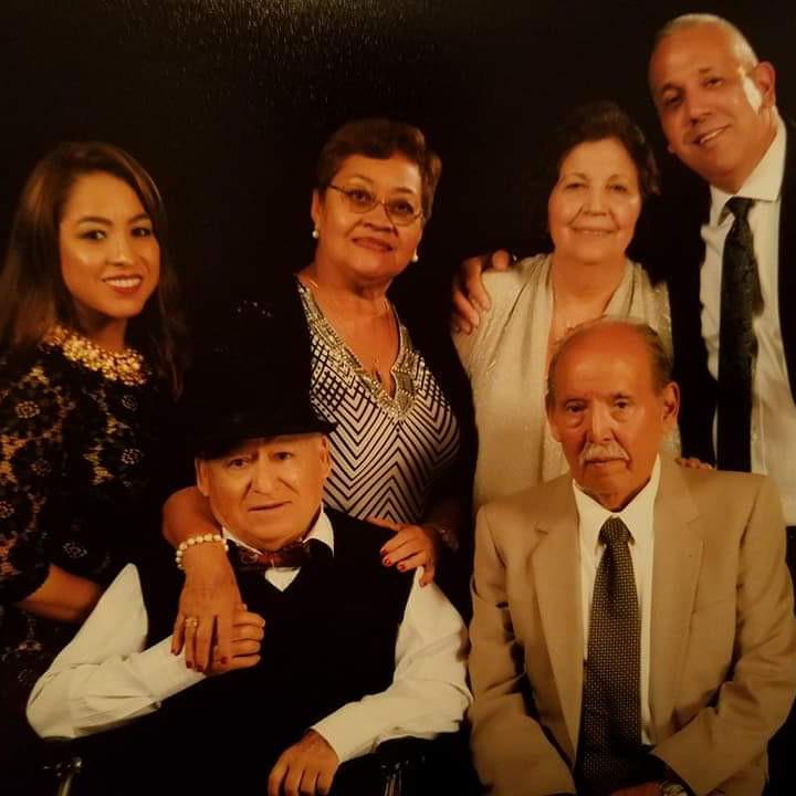 nuestros padres Guadalupe,  María,  Marcial y Fanny