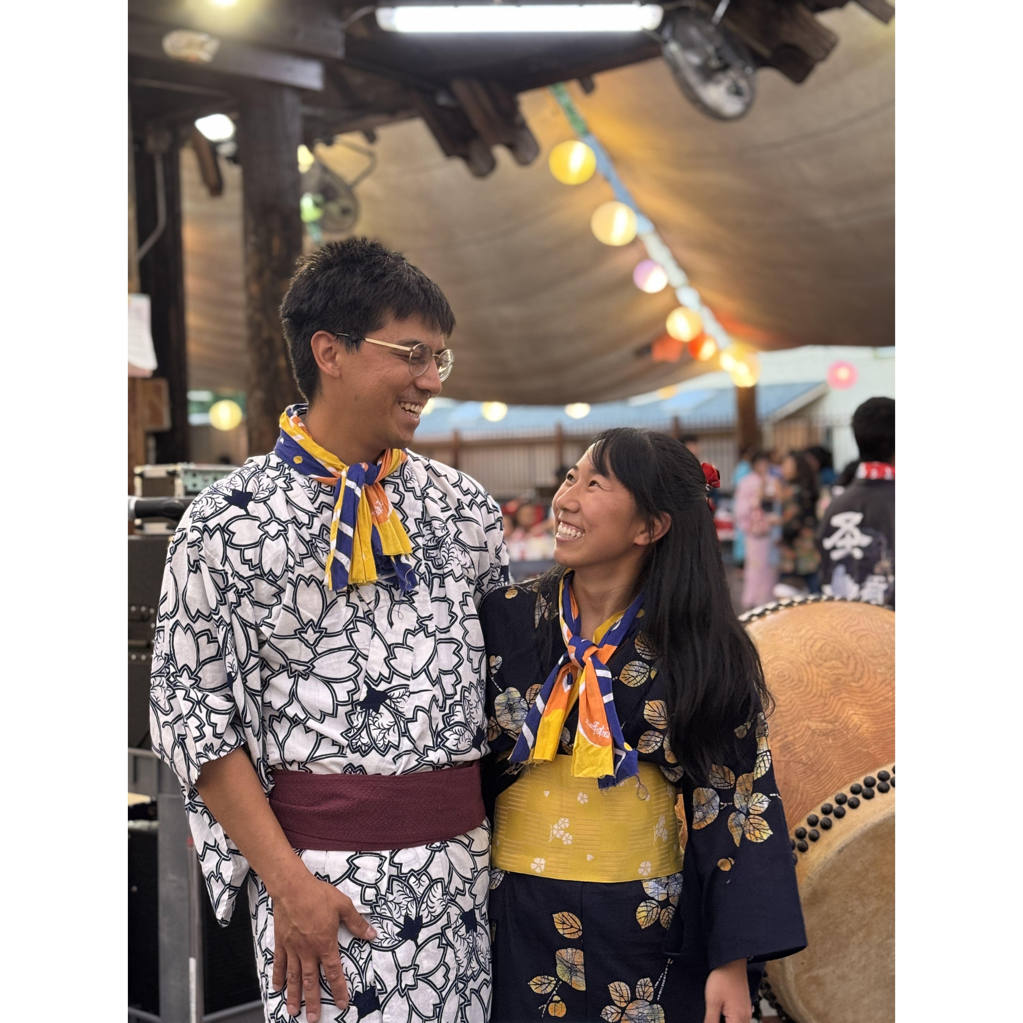 We love to accompany and dance Obon Odori in our yukata!