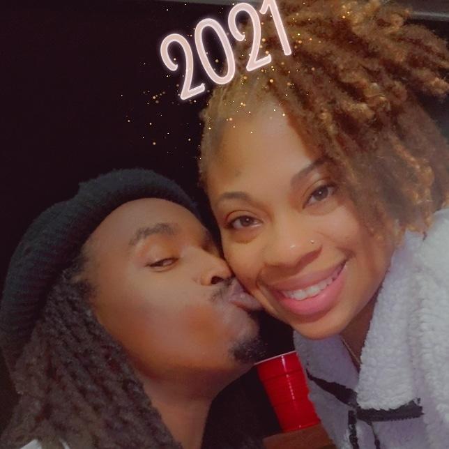 1st kiss of 2021 being ENGAGED!