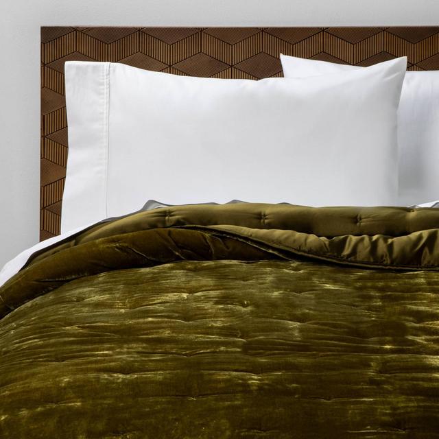 King Velvet Tufted Stitch Quilt Moss - Opalhouse™
