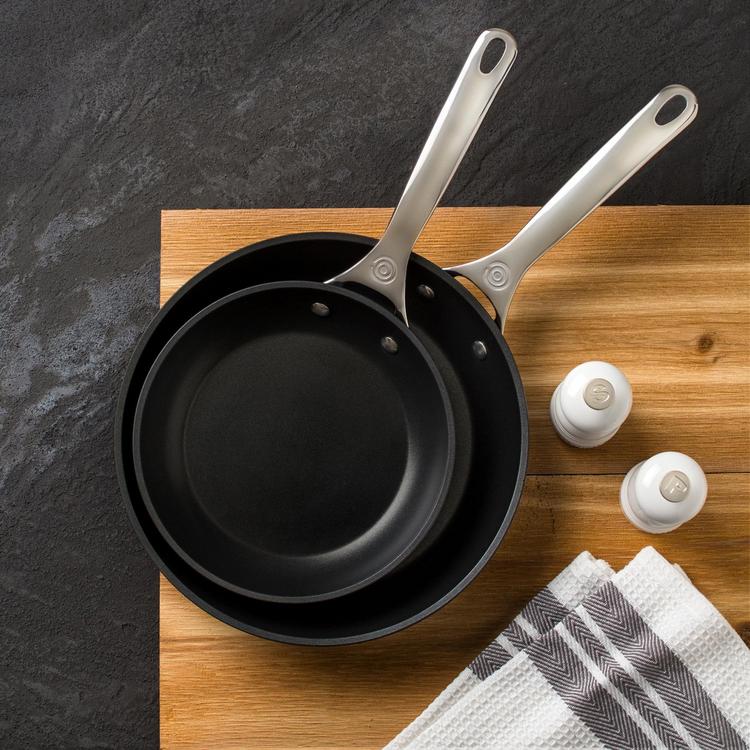 Le Creuset, Signature Skillet - Zola