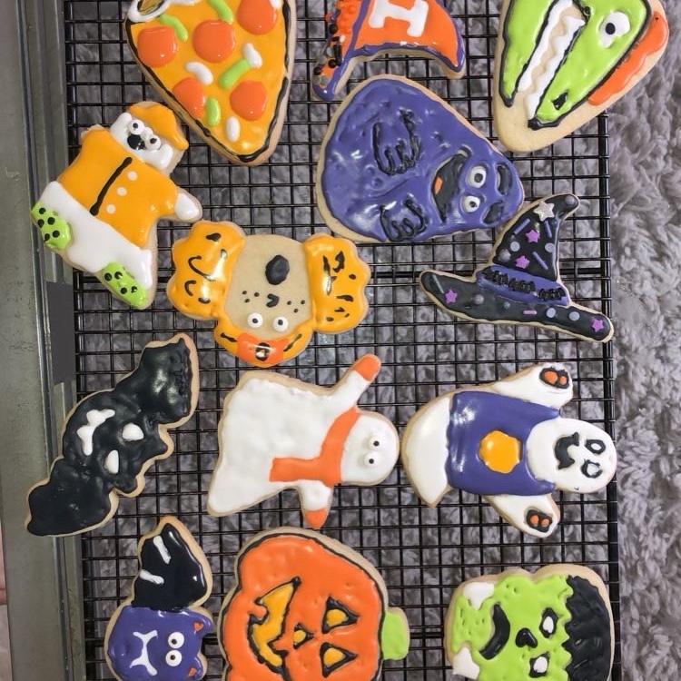 With Cole’s mom being an expert baker (@angiescustomcookies), Cole and Maddy would decorate cookies using her kits! Their favorite thing was decorating cookies that did not match the intended shape.