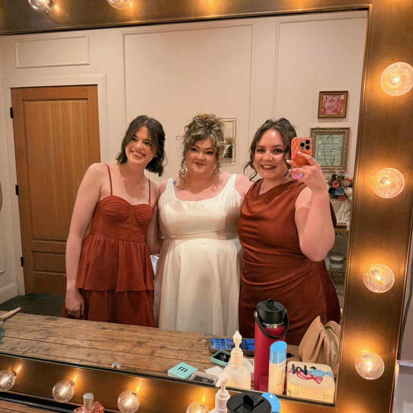 Bride with her besties (Bridesmaids Annika and Michelle)