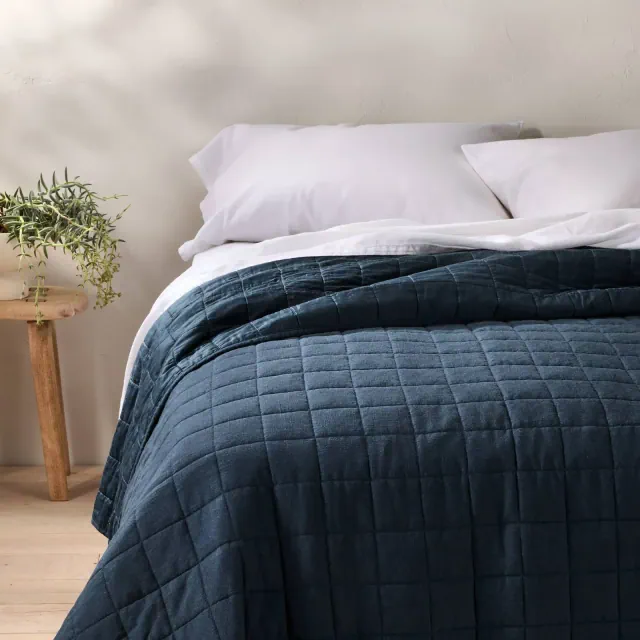 King Plus Heavyweight Linen Blend Quilt Dark Mineral Blue - Casaluna™