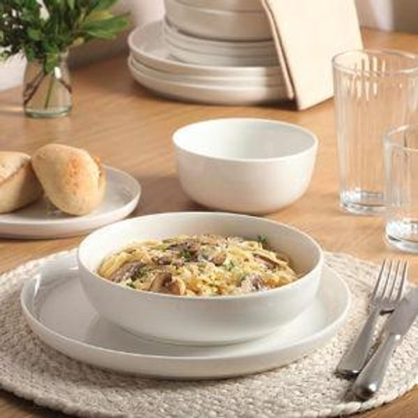 Gibson Home Oslo Porcelain Chip and Scratch Resistant Dinnerware Set, Service for 4 (16pcs), Ceramic Plates and Bowls Dishes Sets, White - Microwave and Dishwasher Safe