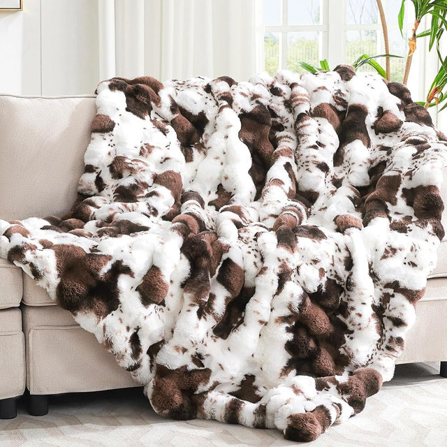 VFROO Ultra Plush Bubble Faux Rabbit Fur Blanket – 950GSM Thick Fluffy Throw Blanket for Bed, Couch, Sofa, or Gift, 60" × 80", Brown Cow