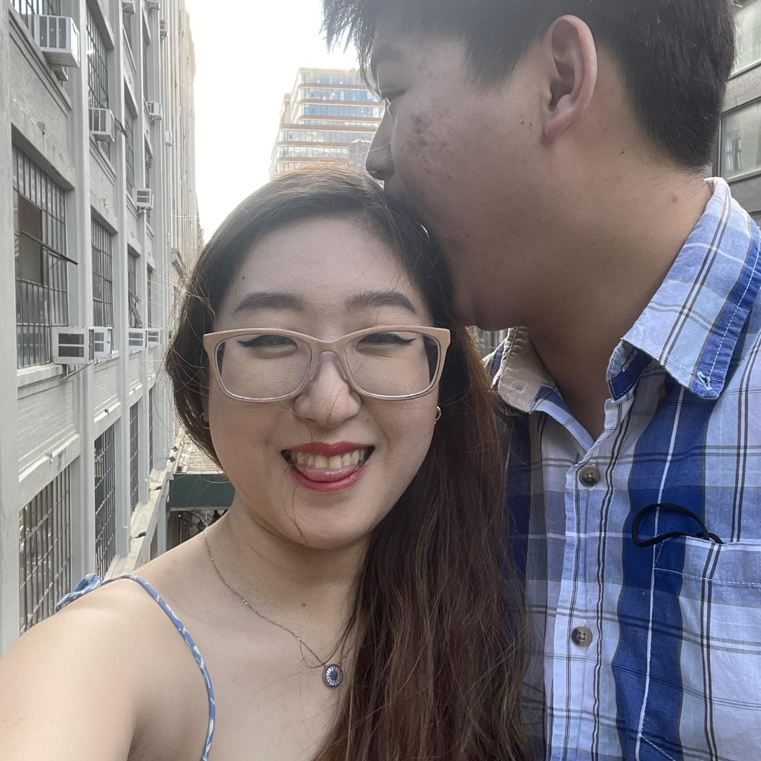 He likes eating her head
