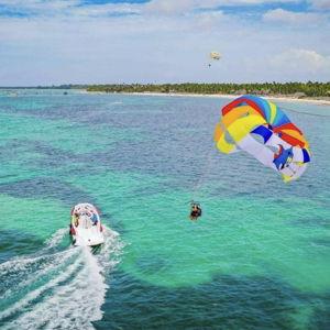 Honeymoon | Parasailing