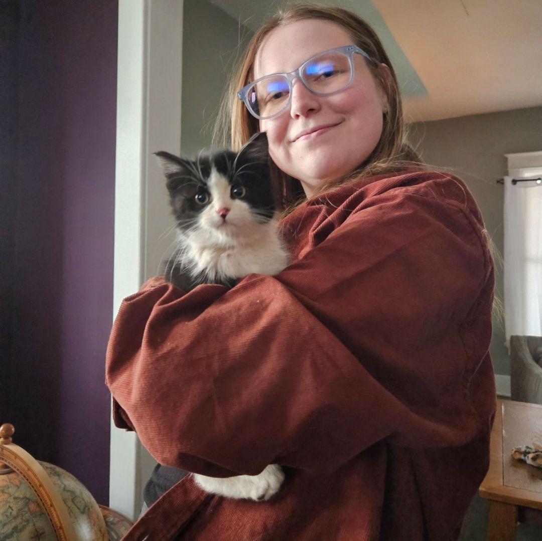 Ben and his dad found a stranded kitten in their workshop and Britt & Ben decided to bring him home. Brittany wanted to name him “Shop Kitty,” Ben said absolutely not — so they settled on Shoppy.