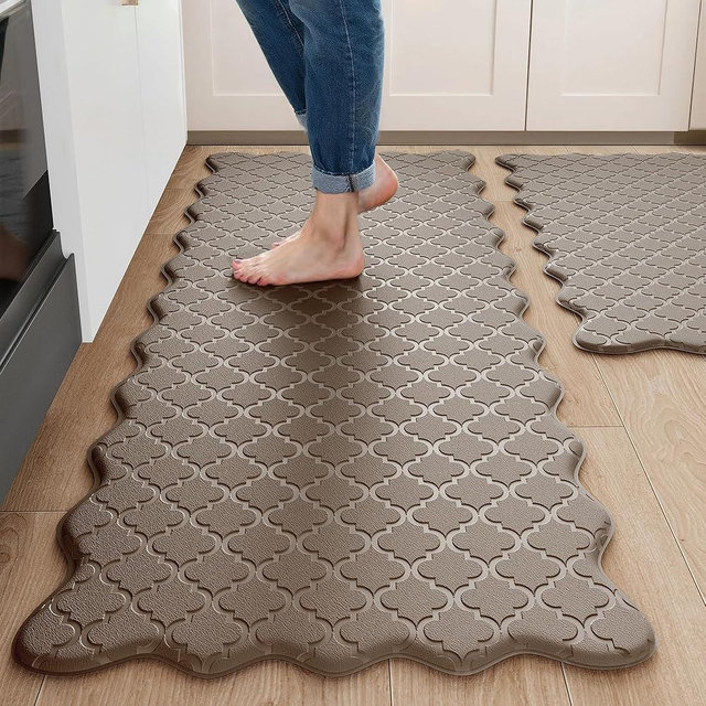 Arenarug Upgrade Scalloped Embossed Kitchen Mats for Floor 2PCS Cushioned Anti Fatigue Waterproof Foam Kitchen Rugs Non Slip Washable Comfort Standing Mat for Office Sink Laundry, Brown