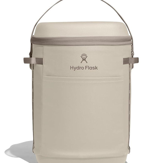 Hydro Flask Carryout Cooler Backpack - Insulated Portable Soft Cooler - 20 L Capacity in Oat