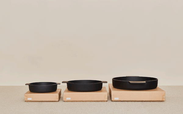 CAST IRON CASSEROLE PAN - Medium