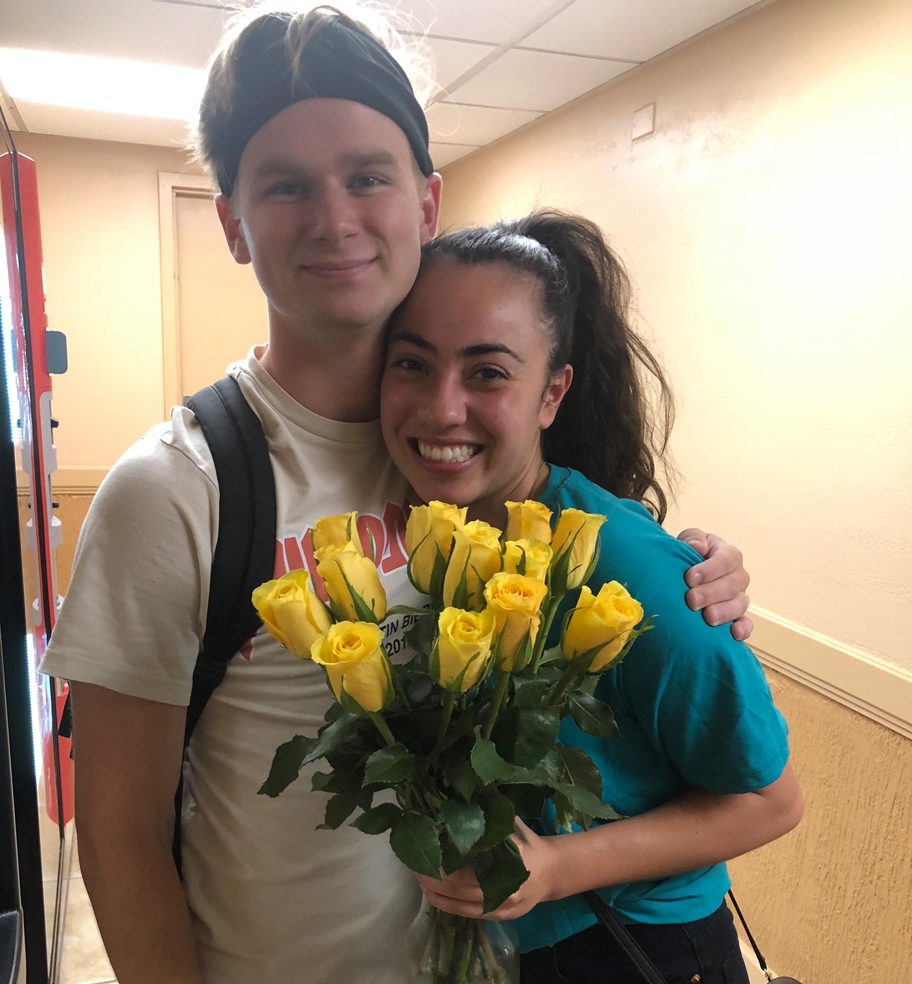 One of Sara's favorite things about Jonathan is that every time they reunite he buys her flowers. He is the sweetest. It's the little things.
