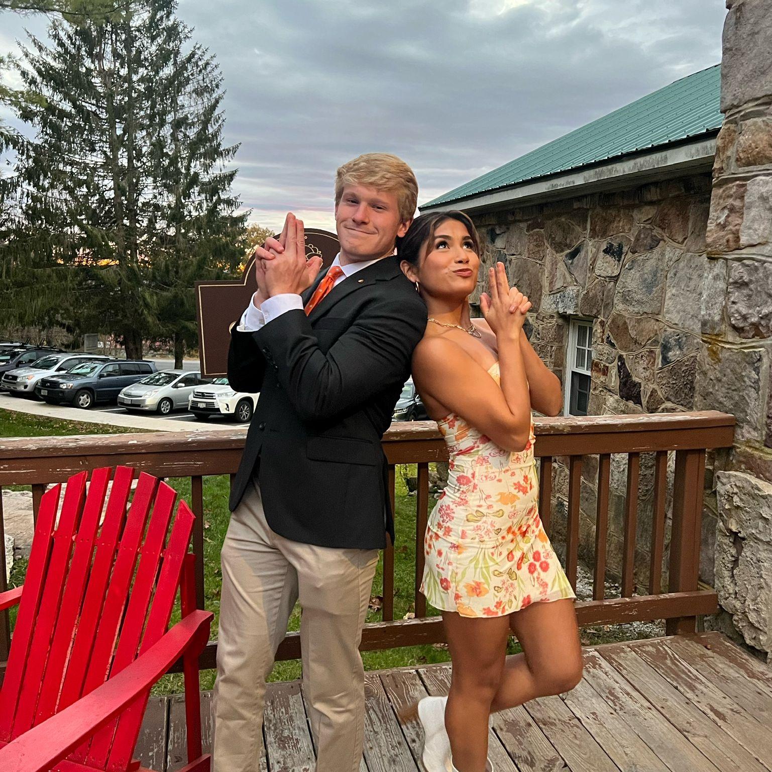 First date consisted of horseback riding in the morning + date party in the evening 💃🏻🕺🏼
