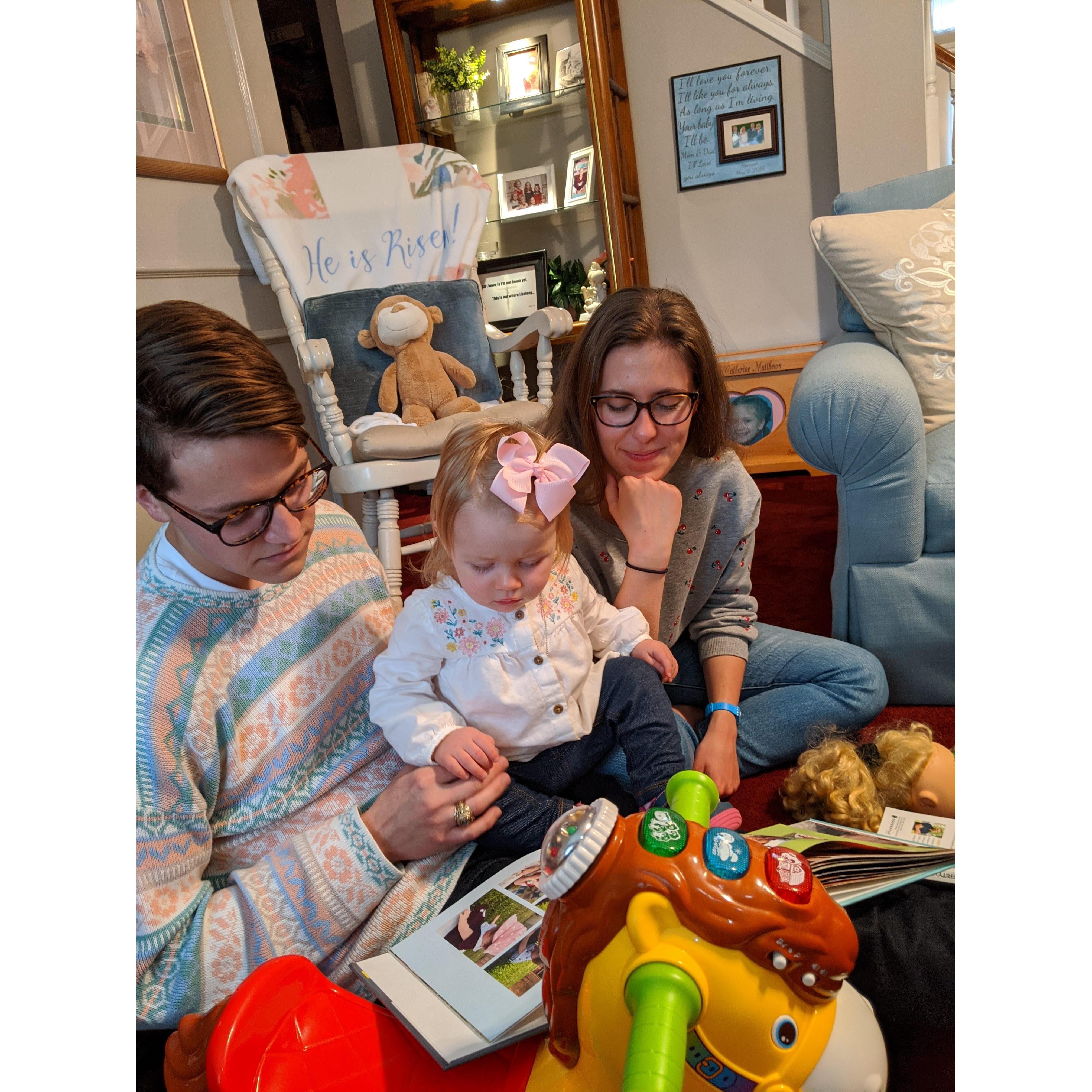 Playing with my niece, Eliana (our Flower Girl!), the first time Lucille met my family. [2/22/20]

La première fois que j'ai rencontré la famille de Judah, on a joué avec sa nièce, Eliana. [22/2/20]