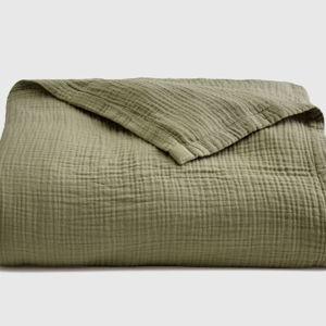 Organic Airy Gauze Blanket in Olive