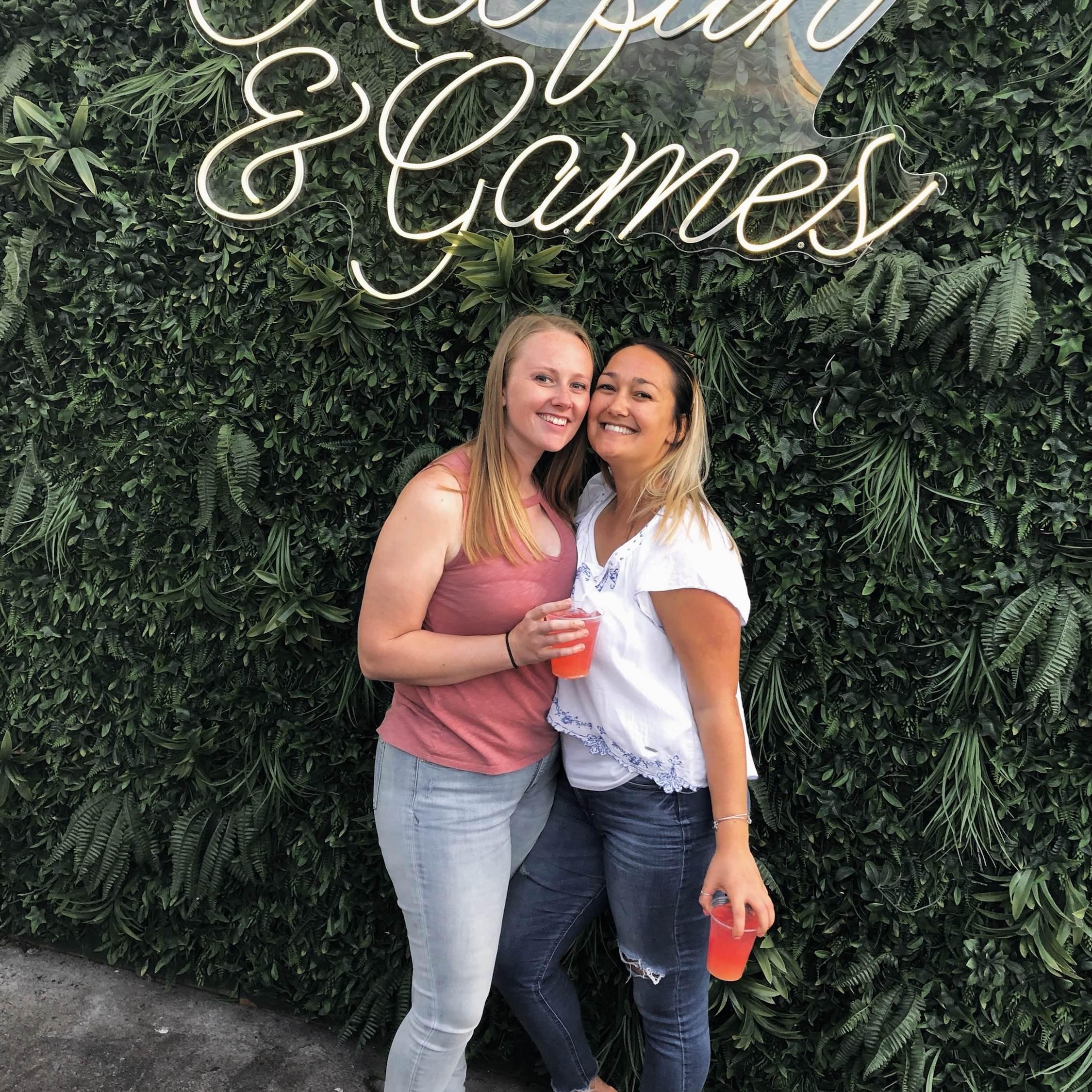 Girls weekend, with O meeting S's friends for the first time
