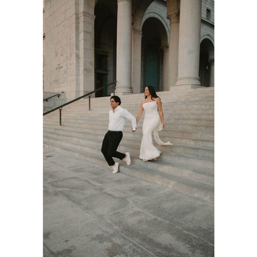 Live photo of Nick falling for Aleena.
