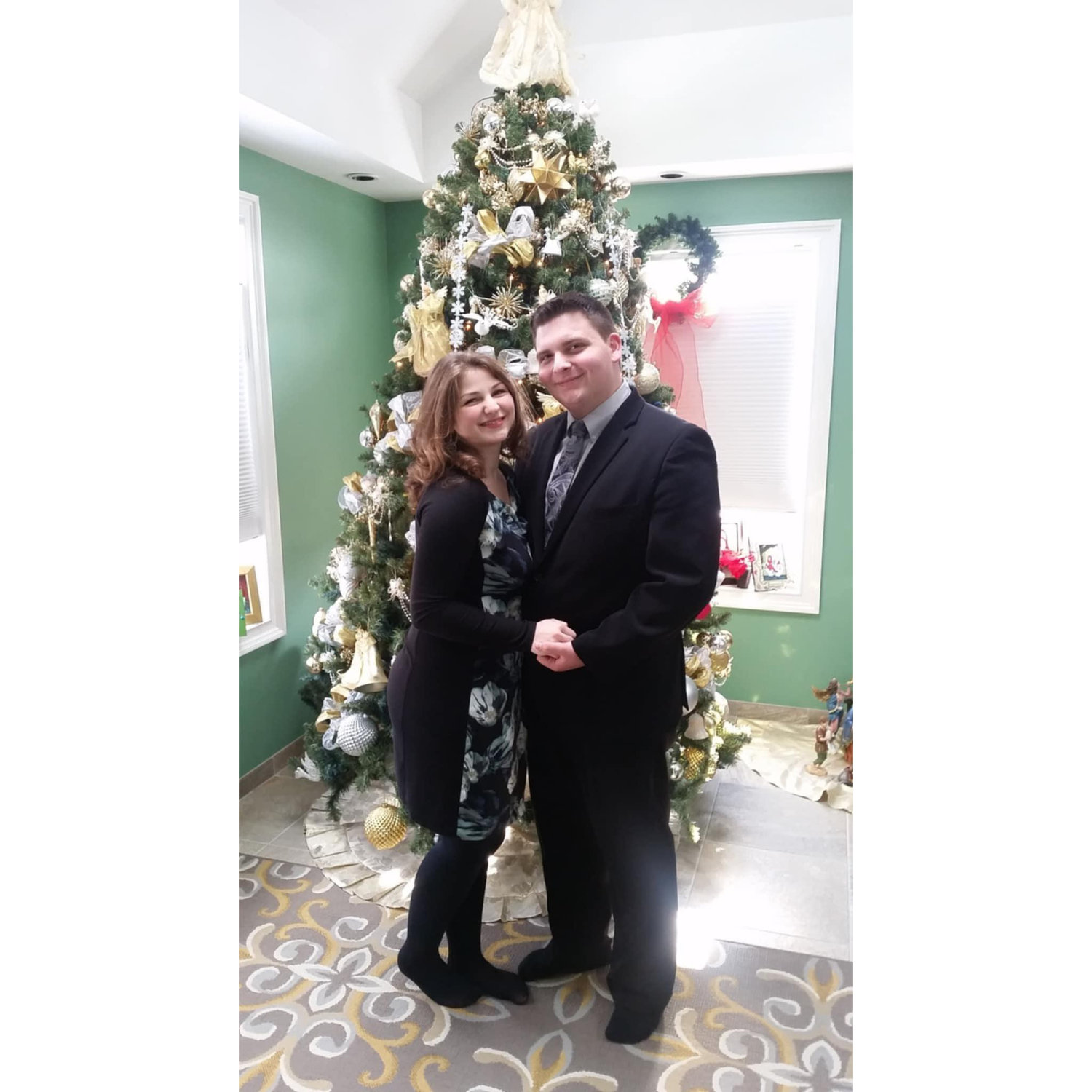 Christina met the majority of Brad's family for the first time at his grandparent's 50th wedding anniversary celebration.