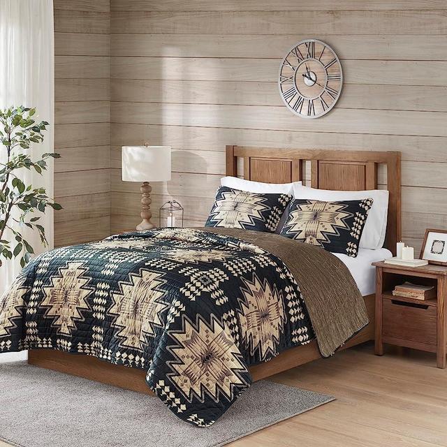 Woolrich Sierra Oversized Quilt Set - Stylish Aztec Southwestern Printed Coverlet and Matching Shams, Cozy Plush Bedding Layer with Solid Color Reverse, King/Cal King Tan/Black 3 Piece
