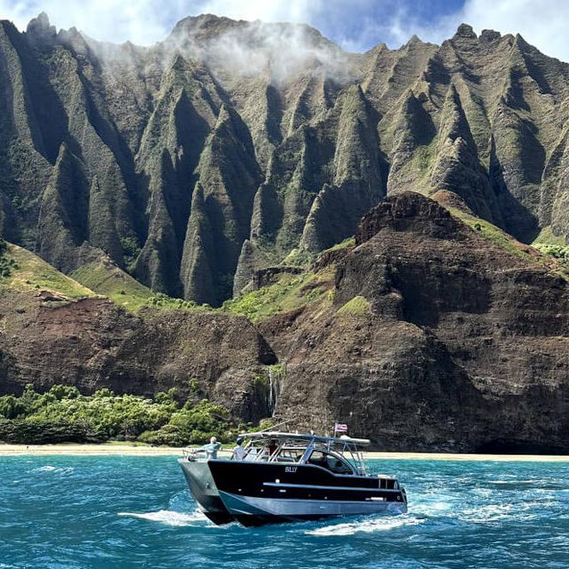 Na Pali Boat Tour