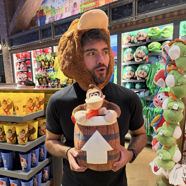 Unnecessary Souvenirs for Rafa