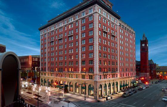 The Wedding Website of Ashlee Stephens and Alex Robbins