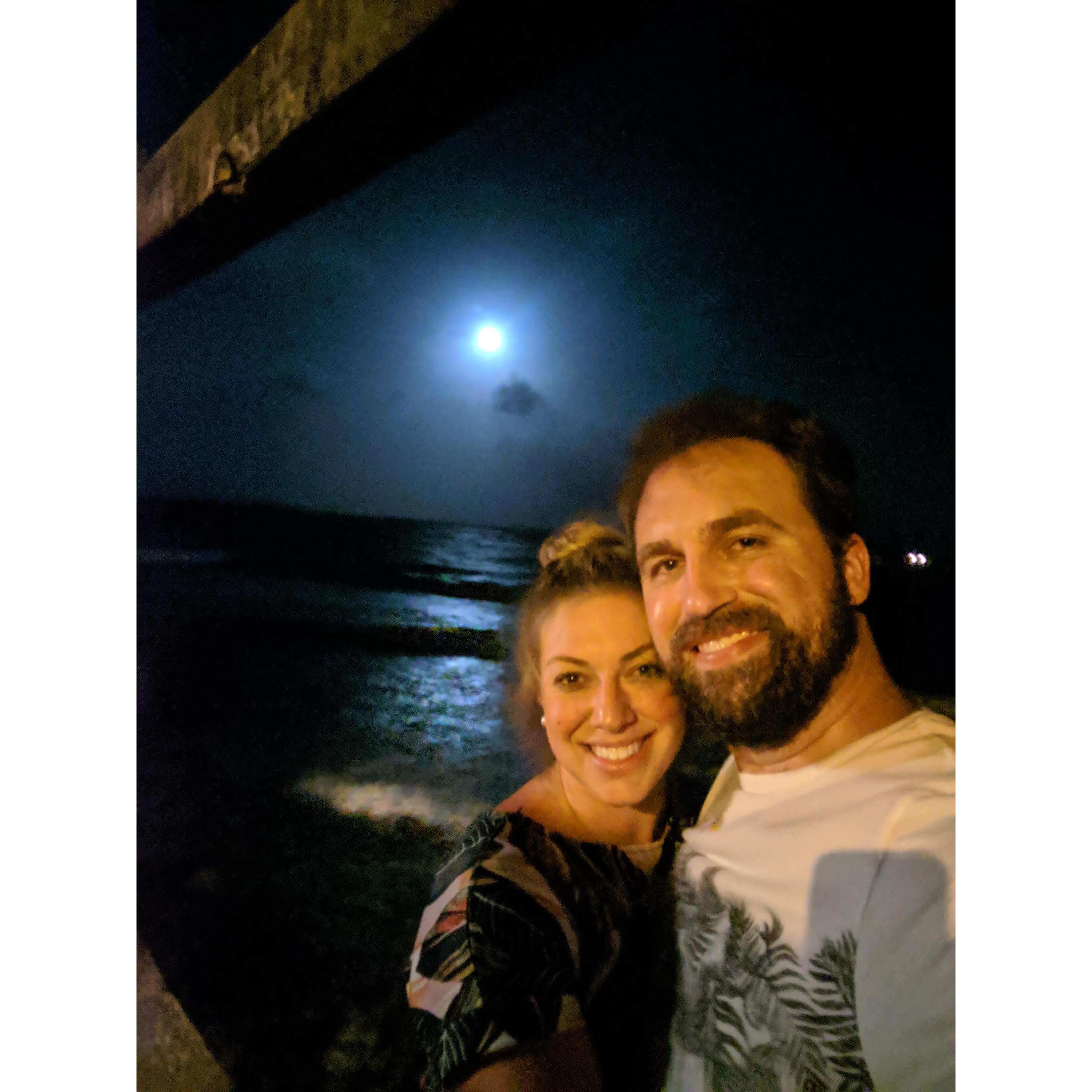 Full moon in Guanaja June 2019