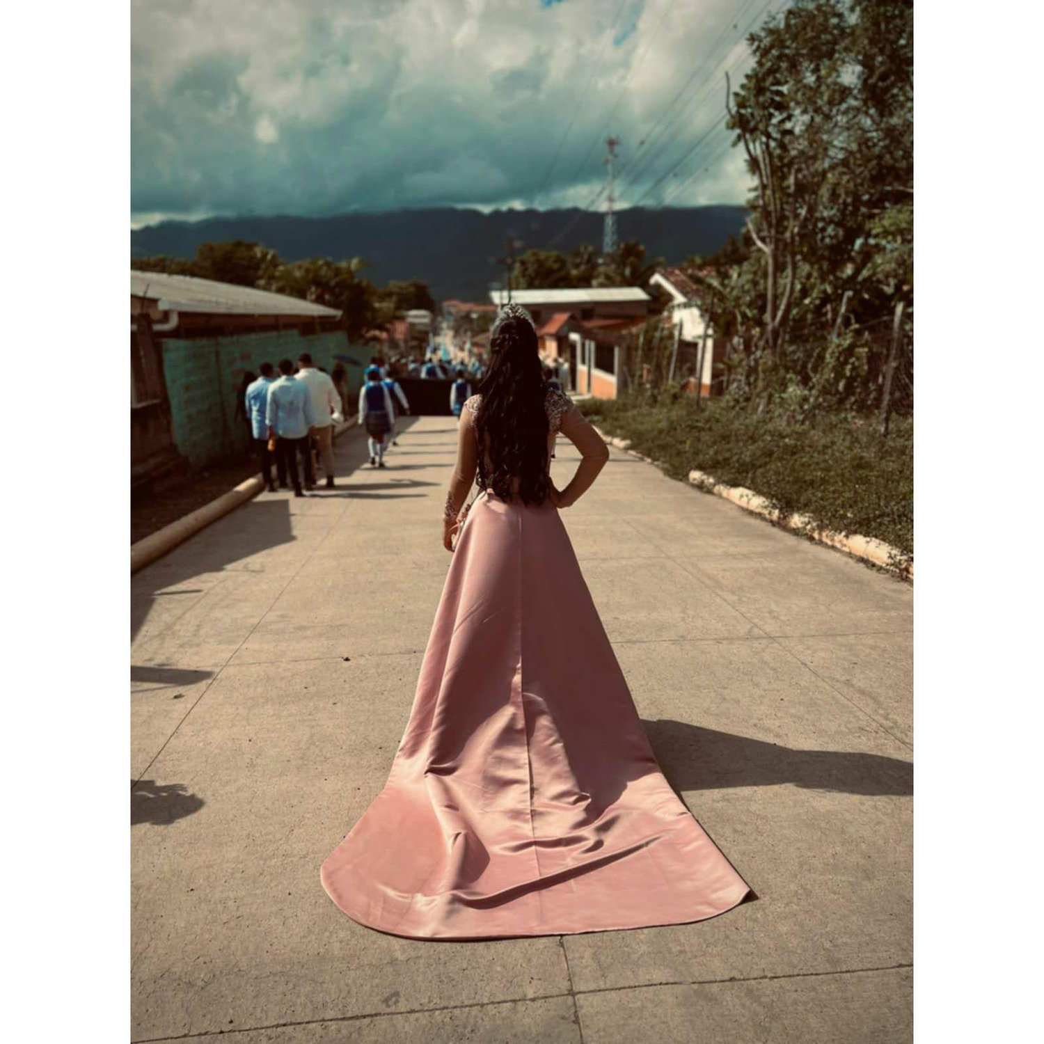🌷 Un dÃa como hoy, hace 15 años, comenzó esta historia. Hoy celebro la vida, el amor y la felicidad de seguir creciendo rodeada de quienes amo.