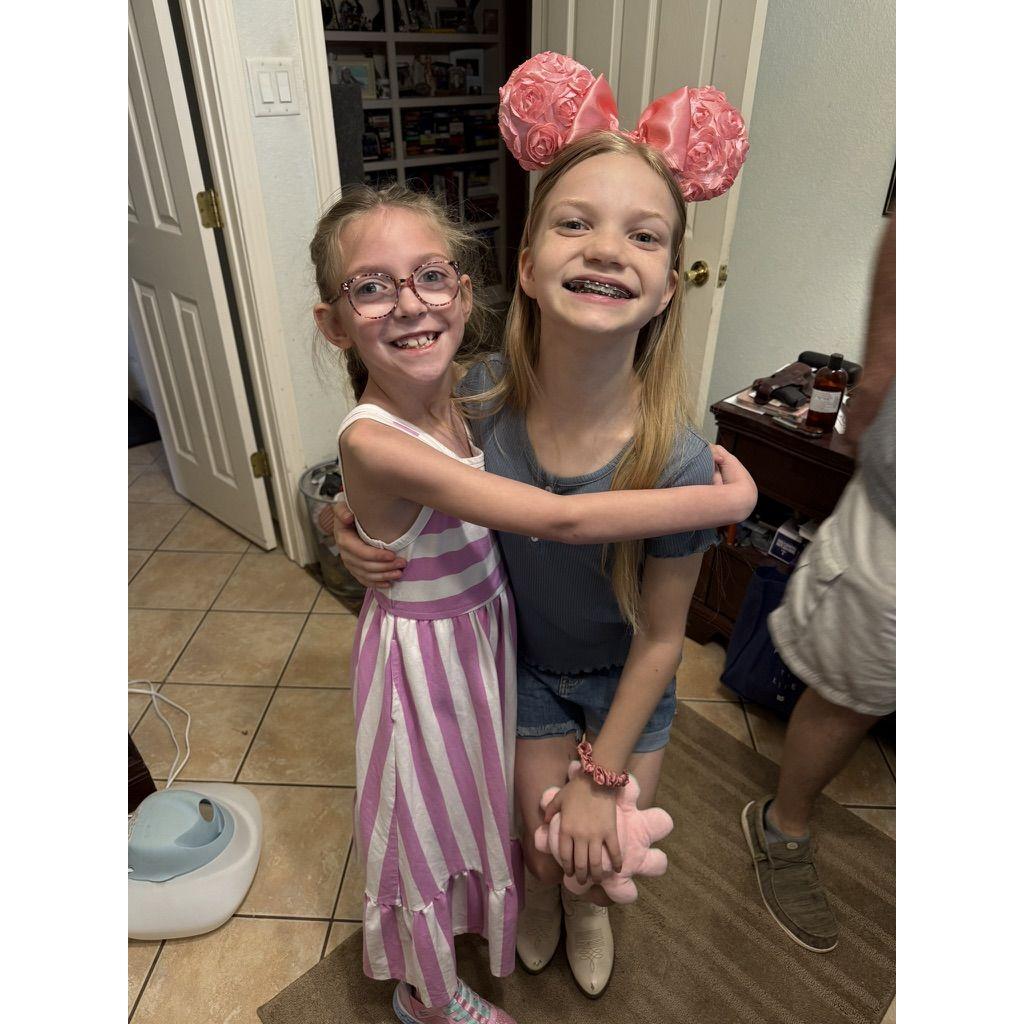 The "Abigails" meet for the first time! Instant besties!