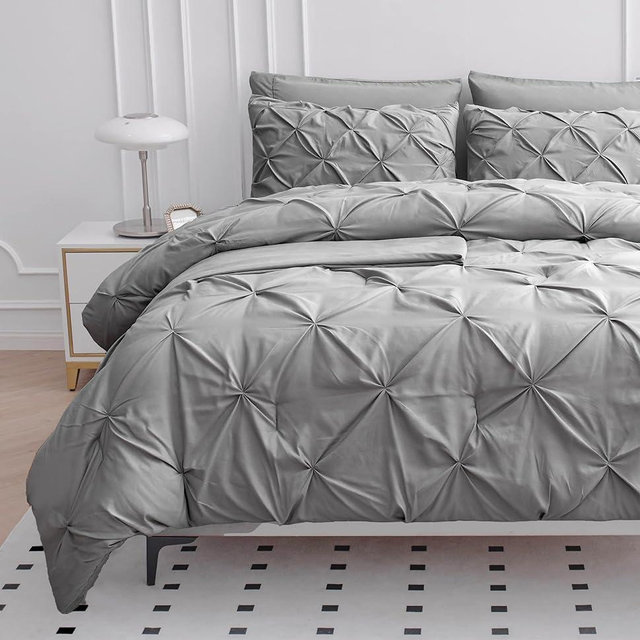 LANE LINEN Queen Comforter Set – 7 Piece Bed in a Bag – Pinch Pleated Queen Size Bedding Set with Comforter, Flat Sheet, Fitted Sheet, 2 Pillowcases & 2 Shams – Soft Pintuck Bed Set - Silver