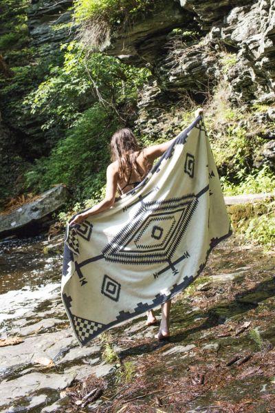 Pendleton Los Ojos Oversized Jacquard Towel