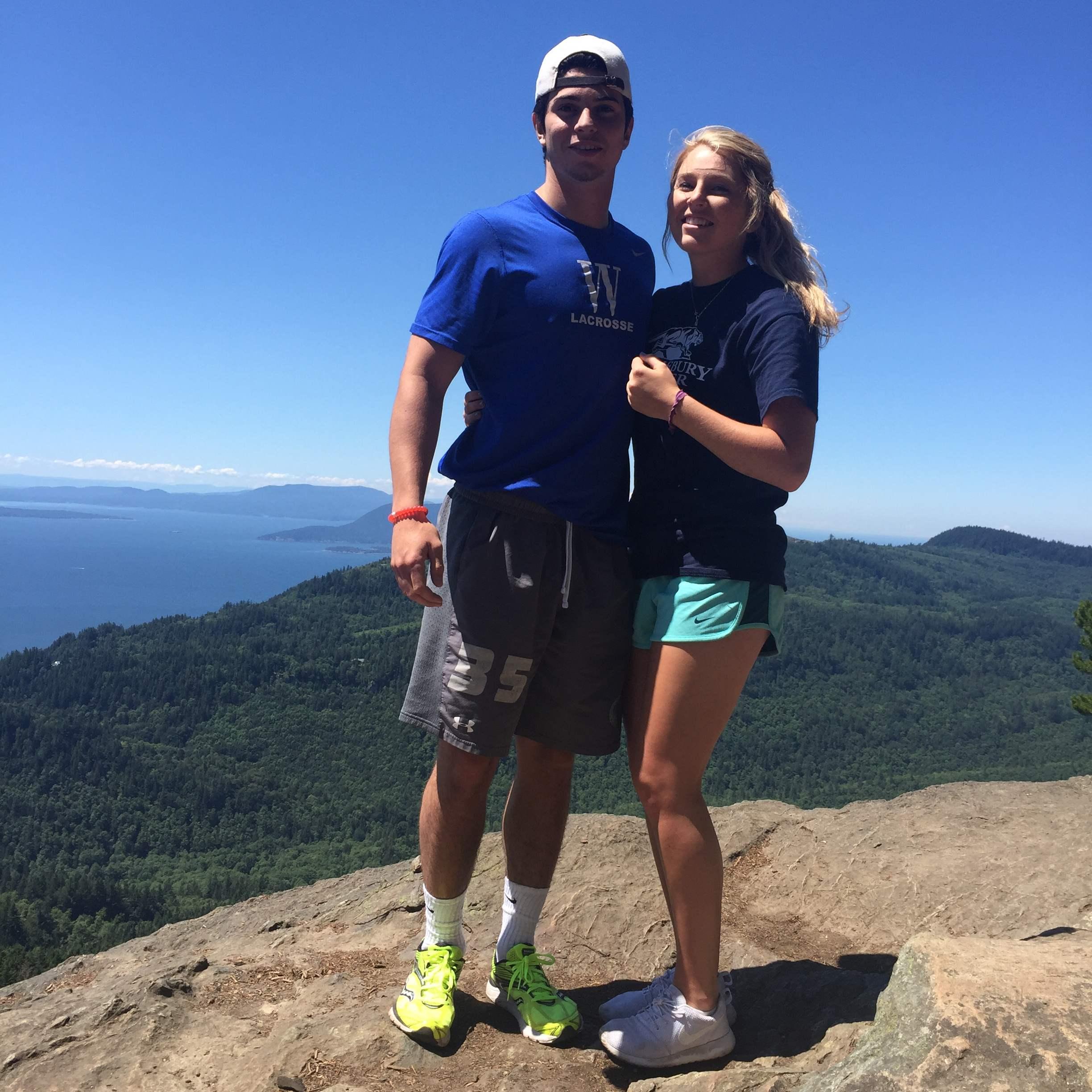 Hiking Oyster Dome in Washington 