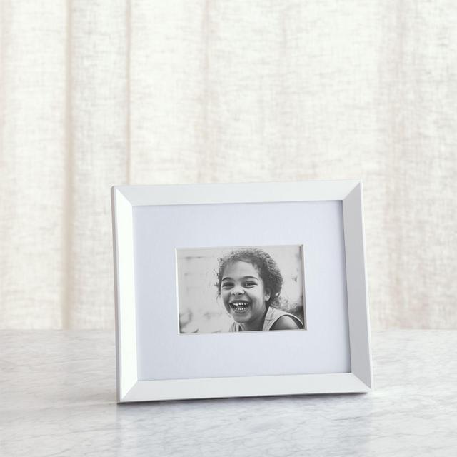 Icon 4x6 White Picture Frame