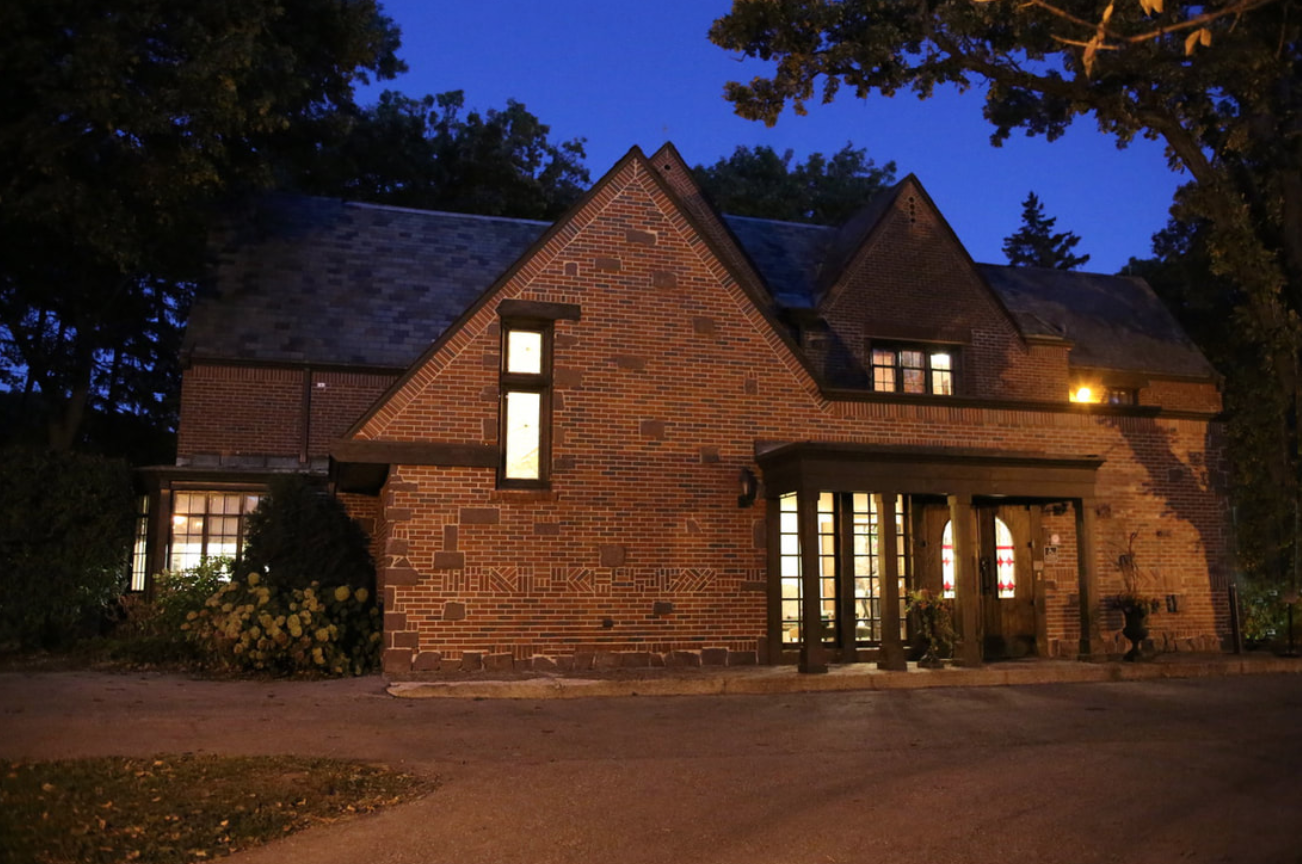 The Wedding Website of Sharon Grossklas and Peter Aiura