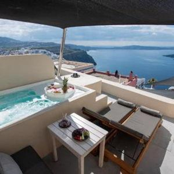 Santorini Hotel - Caldera Cliff Illusion Executive Suite With Caldera View & Private Hot Tub